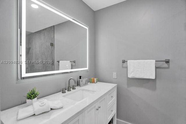 63 SE 5th Ave, Deerfield Beach, FL 33441