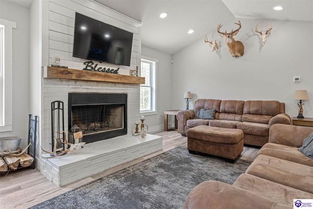 4023 Middle Creek Road, Elizabethtown, KY 42701