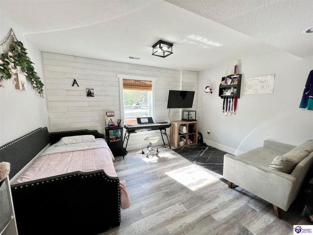 4023 Middle Creek Road, Elizabethtown, KY 42701