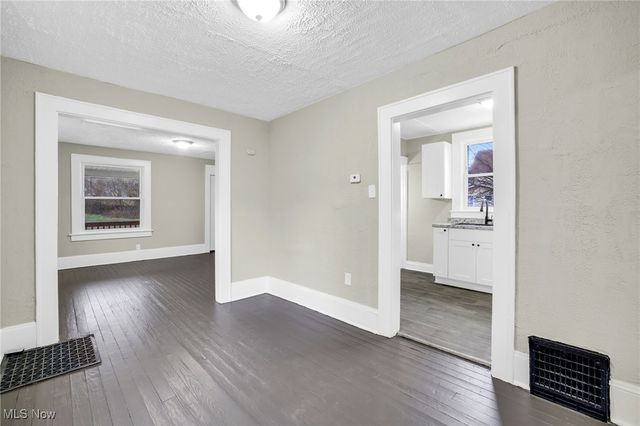 427 Black Street, Akron, OH 44306