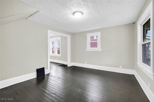 427 Black Street, Akron, OH 44306