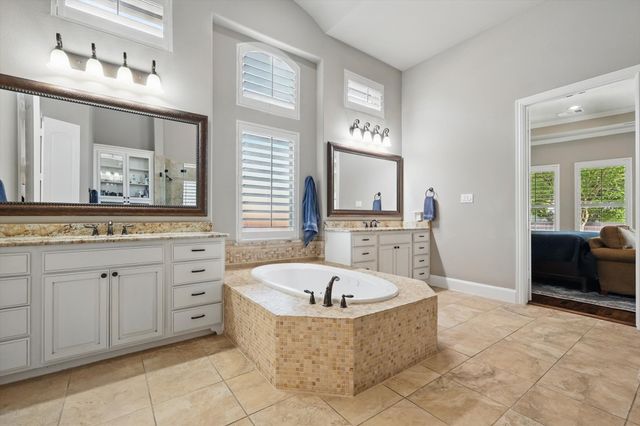 720 Wagner Way, Lantana, TX 76226