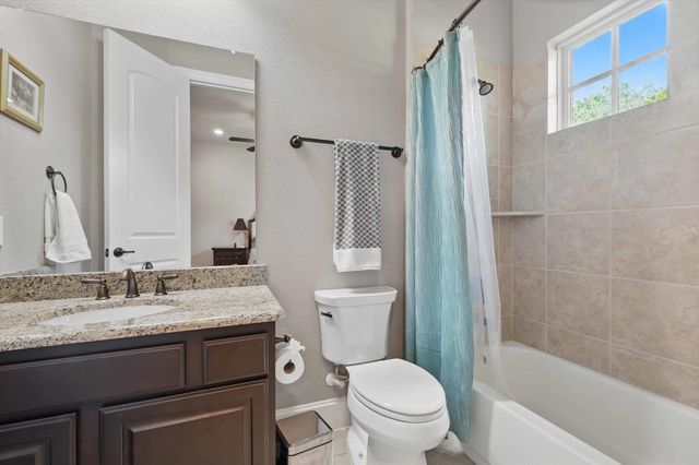 720 Wagner Way, Lantana, TX 76226