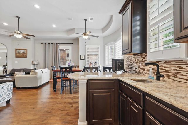 720 Wagner Way, Lantana, TX 76226