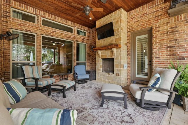 720 Wagner Way, Lantana, TX 76226