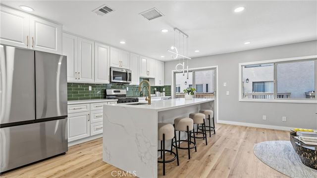 7 Sunup, Irvine, CA 92603