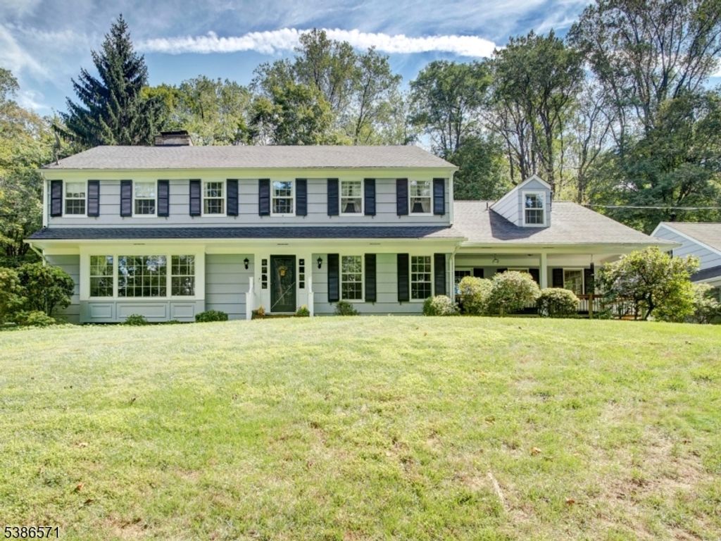 82 Roxiticus Rd, Mendham Twp., NJ 07931
