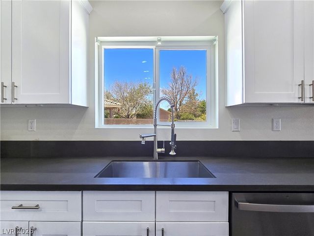 5440 East Chasemoor Street, Pahrump, NV 89061