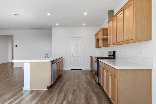 7634 Path Dr, Hughson, CA 95326