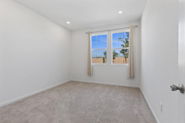 7634 Path Dr, Hughson, CA 95326