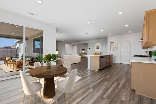 7634 Path Dr, Hughson, CA 95326