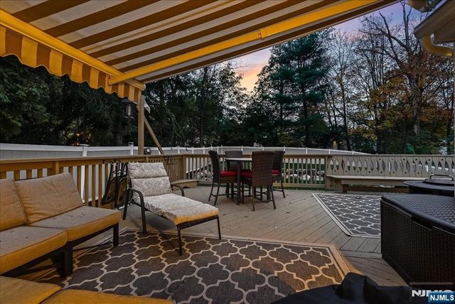 104 Walnut Street, Oakland, NJ 07436