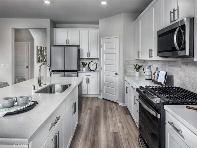 19532 Hanging Rock Road, Lake Elsinore, CA 92532