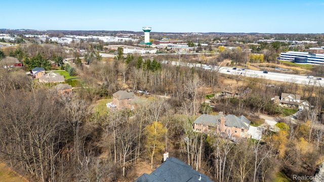 0000 Howard, Farmington Hills, MI 48335