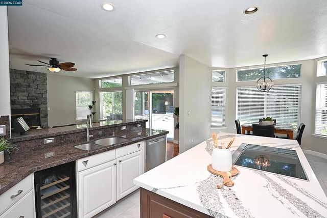 35 Harmony Ln, Walnut Creek, CA 94597