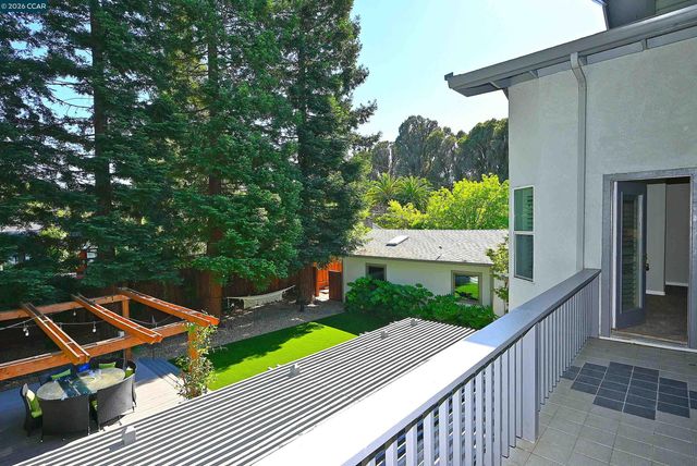 35 Harmony Ln, Walnut Creek, CA 94597