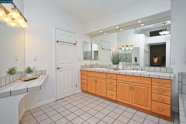 35 Harmony Ln, Walnut Creek, CA 94597