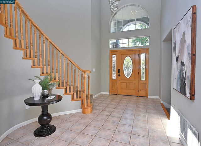 35 Harmony Ln, Walnut Creek, CA 94597