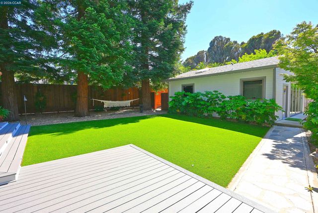 35 Harmony Ln, Walnut Creek, CA 94597