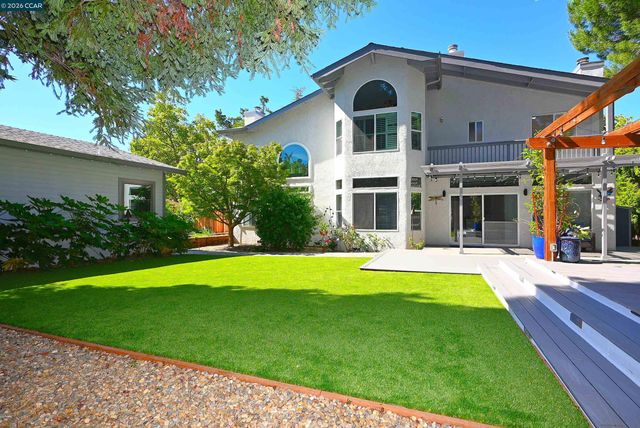 35 Harmony Ln, Walnut Creek, CA 94597