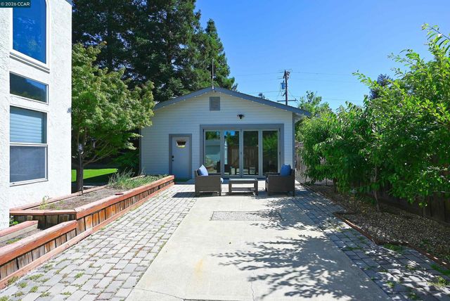 35 Harmony Ln, Walnut Creek, CA 94597