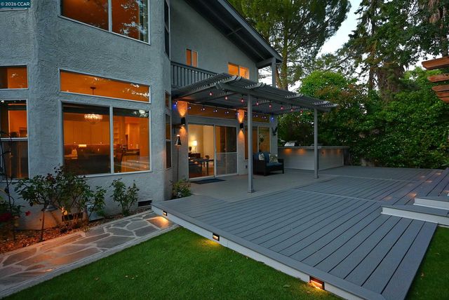 35 Harmony Ln, Walnut Creek, CA 94597