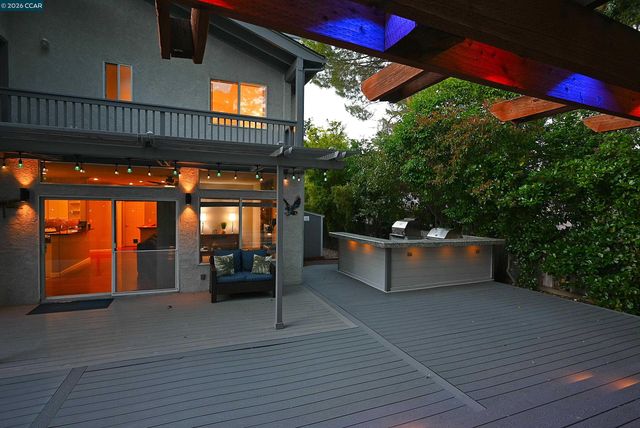 35 Harmony Ln, Walnut Creek, CA 94597