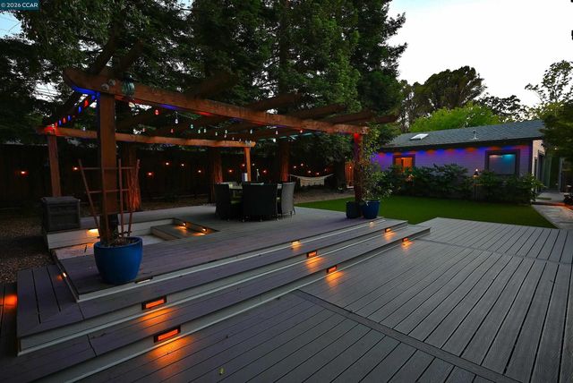 35 Harmony Ln, Walnut Creek, CA 94597