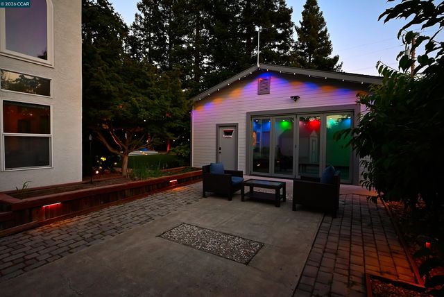 35 Harmony Ln, Walnut Creek, CA 94597