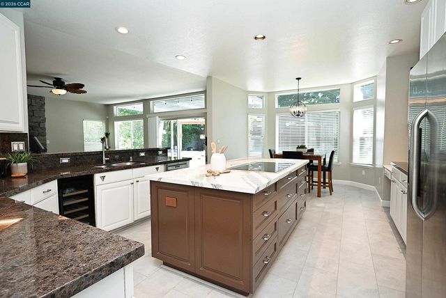 35 Harmony Ln, Walnut Creek, CA 94597