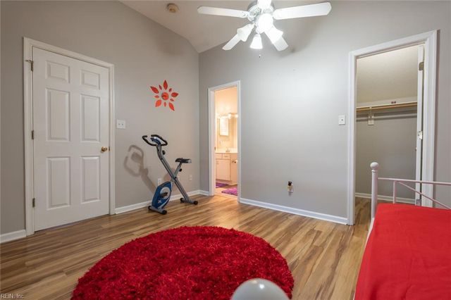 547 Seahorse RN, Chesapeake, VA 23320