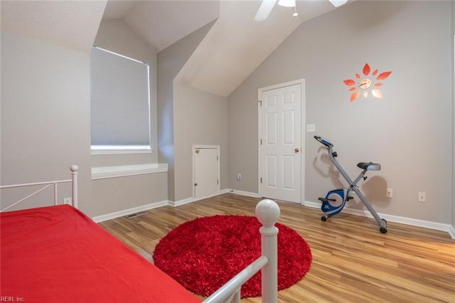 547 Seahorse RN, Chesapeake, VA 23320