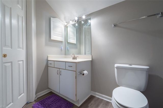 547 Seahorse RN, Chesapeake, VA 23320