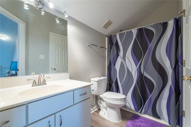 547 Seahorse RN, Chesapeake, VA 23320
