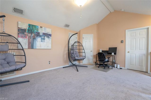 547 Seahorse RN, Chesapeake, VA 23320
