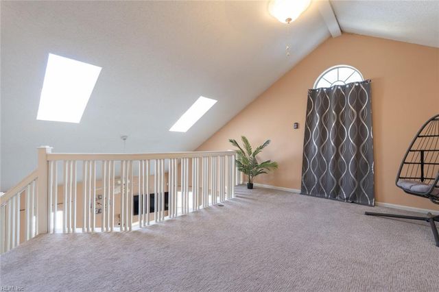 547 Seahorse RN, Chesapeake, VA 23320
