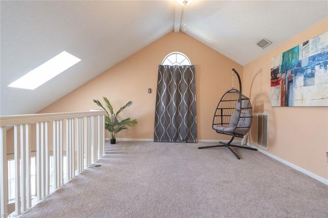 547 Seahorse RN, Chesapeake, VA 23320