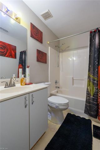547 Seahorse RN, Chesapeake, VA 23320