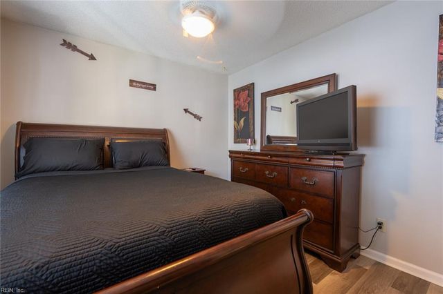 547 Seahorse RN, Chesapeake, VA 23320