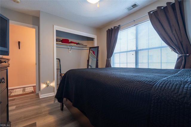 547 Seahorse RN, Chesapeake, VA 23320