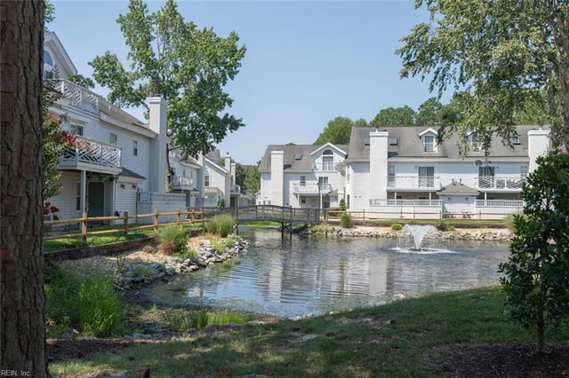 547 Seahorse RN, Chesapeake, VA 23320