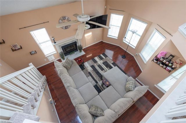 547 Seahorse RN, Chesapeake, VA 23320