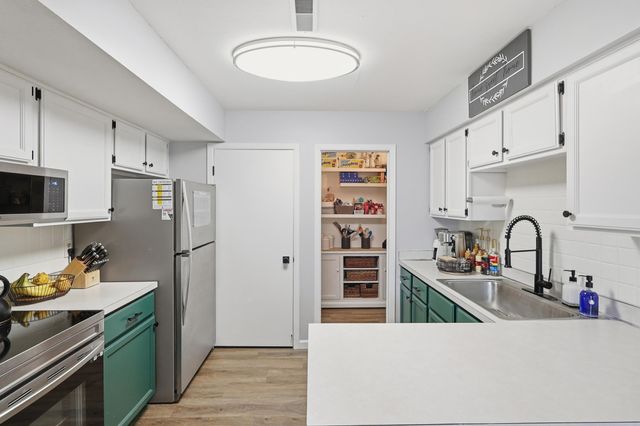 4673 Jackstone Point, Eagan, MN 55122