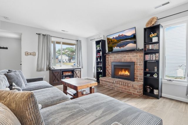 4673 Jackstone Point, Eagan, MN 55122