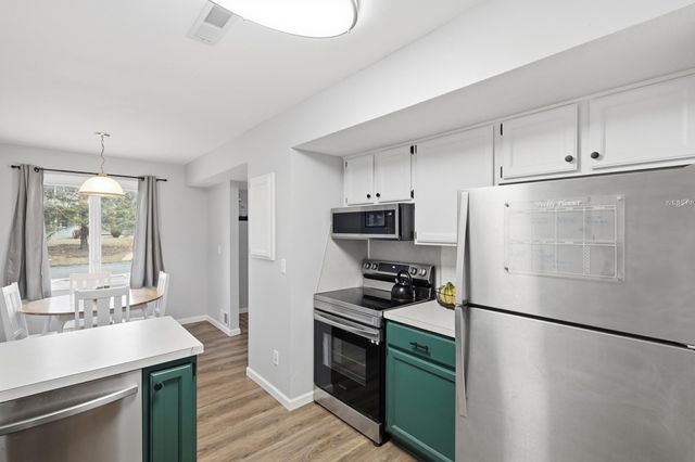 4673 Jackstone Point, Eagan, MN 55122