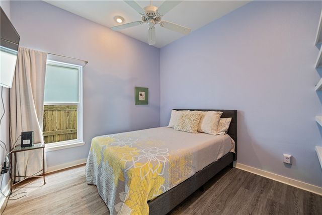 225 Port Lavaca St, Port Aransas, TX 78373