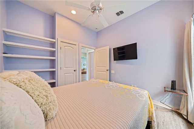 225 Port Lavaca St, Port Aransas, TX 78373