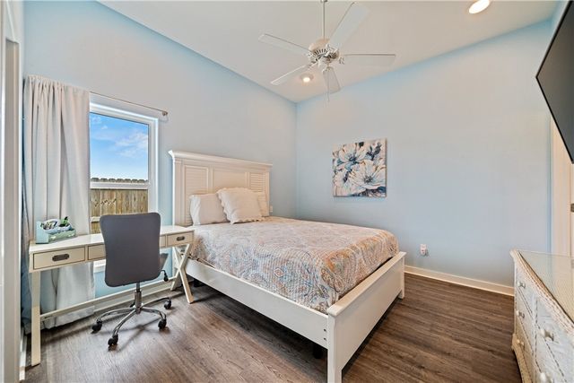 225 Port Lavaca St, Port Aransas, TX 78373