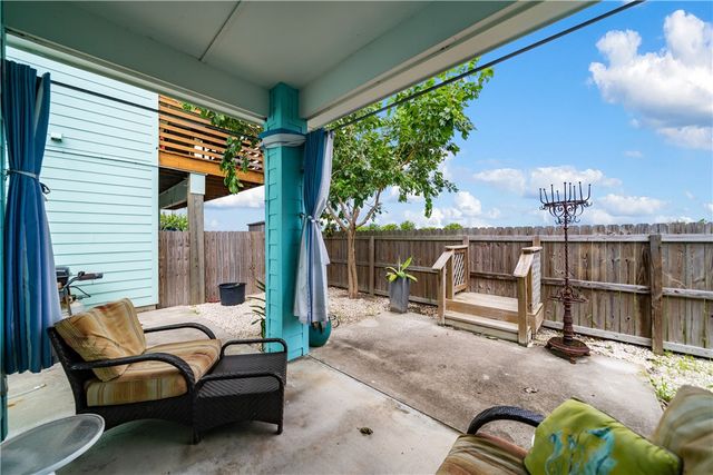 225 Port Lavaca St, Port Aransas, TX 78373