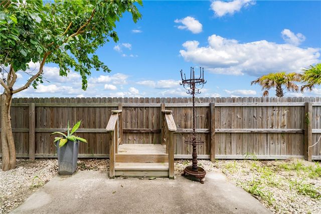 225 Port Lavaca St, Port Aransas, TX 78373